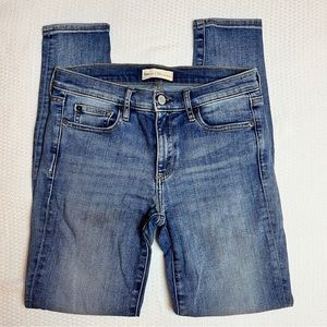 GAP “True Skinny” Skinny Jeans Medium Wash Denim Size 27R